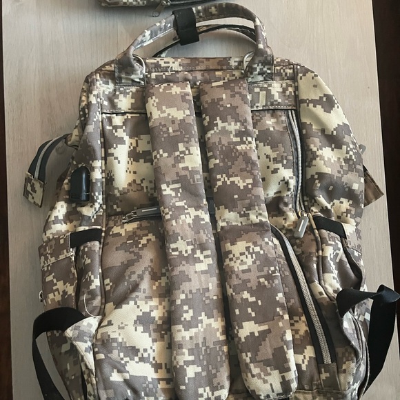 Camouflage Backpack/ diaper bag - Picture 3 of 7
